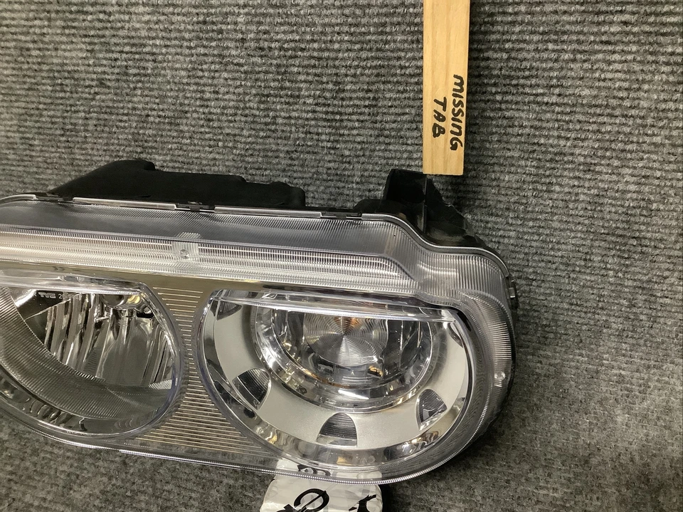 Faro halógeno derecho derecho Dodge Challenger CAPA 2008 09 10 2011 2012 2013 2014 Foto 2 de 4