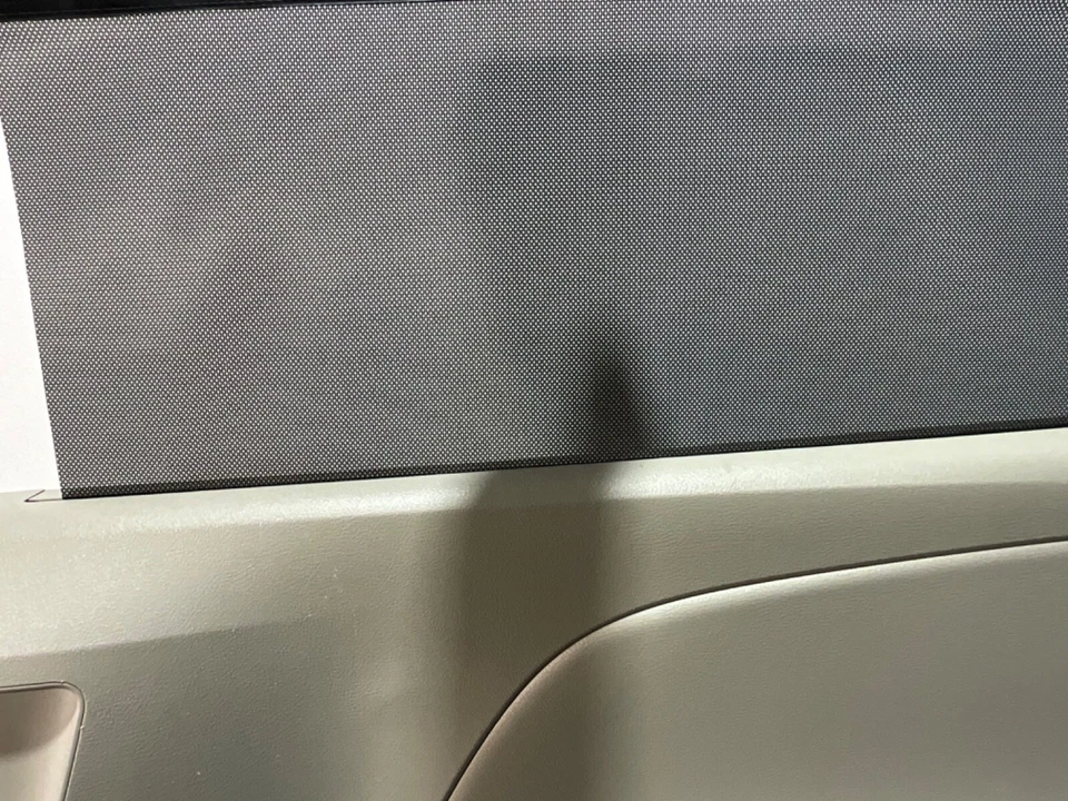 🔅2015-2017 TOYOTA SIENNA OEM. PANEL MOLDURA PUERTA PASAJERO TRASERO 67680-08270-C0 Foto 4 de 4