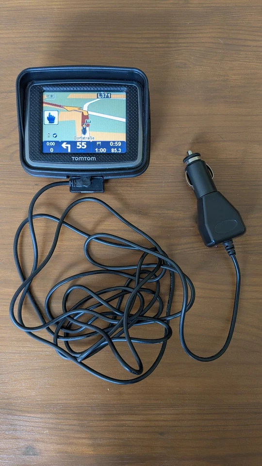 TomTom Urban Rider Motorrad Navi mit Ram Mount und Zubehörpaket - Bild 4 von 4