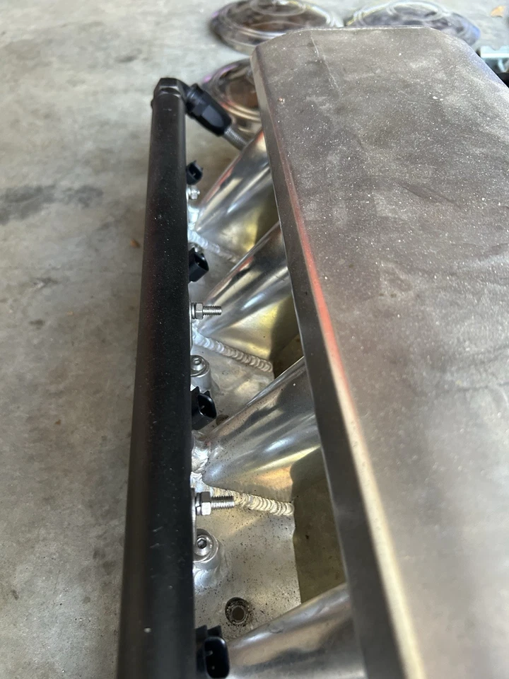 Holley Sniper EFI 822041-1 Sniper EFI Sheet Metal Fabricated Intake Manifold - Image 3 of 4