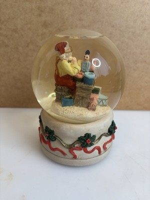 Weihnachten musikalische Schneekugel Weihnachtsmann kommt in die Stadt Aufziehschmuck