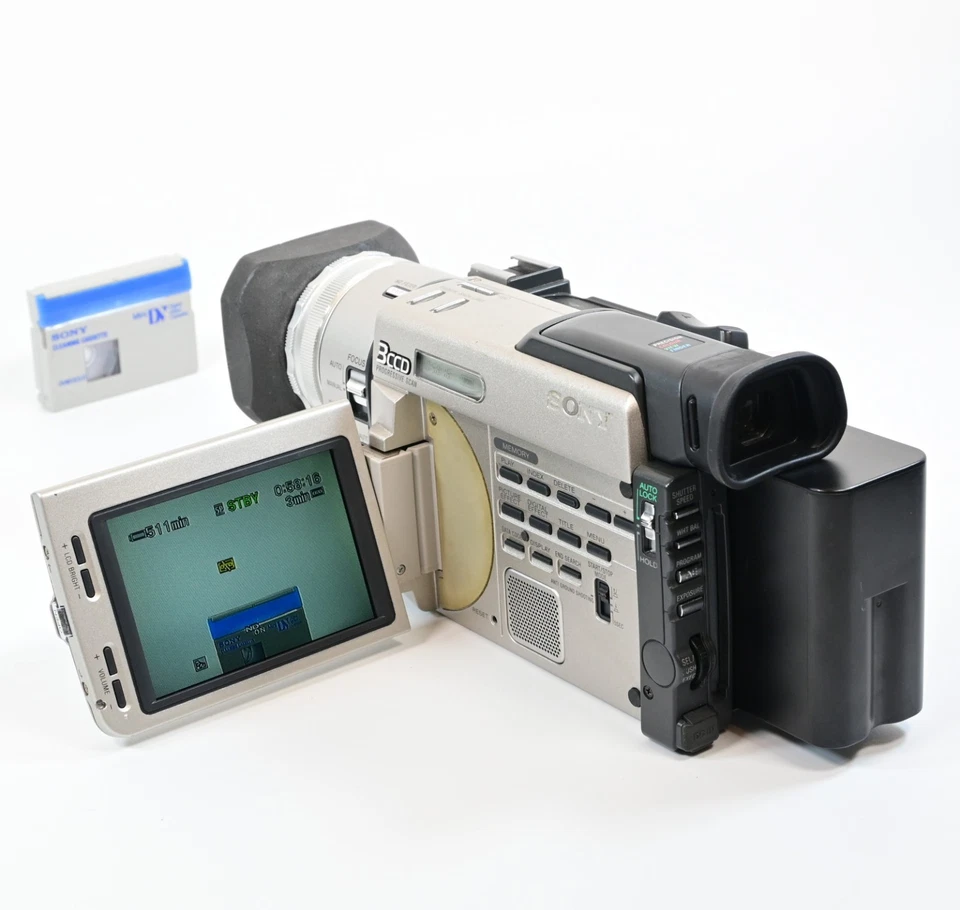 SONY DCR-TRV900E MiniDV Digital Camera Camcorder HANDYCAM VX1000 - VGC TESTED! - Image 3 of 4