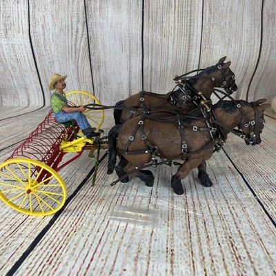 1/16 ERTL Fox Fire Farm John Deere Precision Sulky Rake w/ Team & Driver 5066