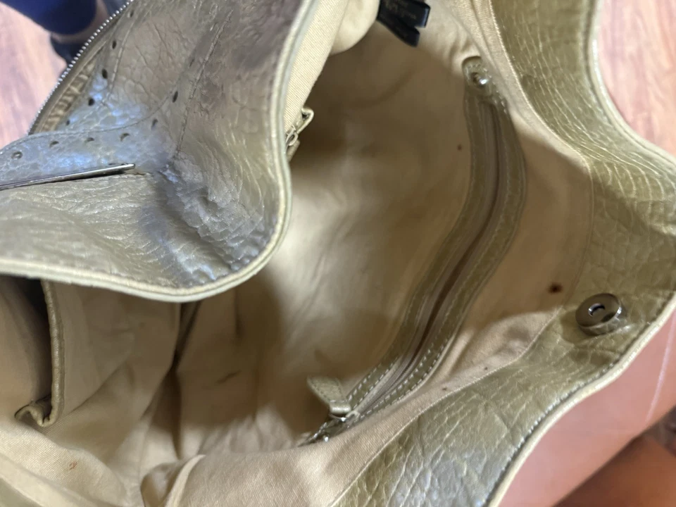 Bolso de mano grande para mujer Jessica Simpson color dorado vintage Foto 3 de 4