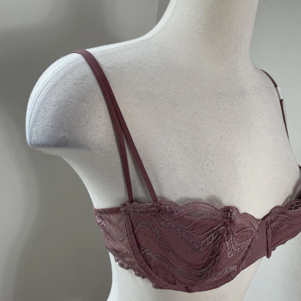 Sujetador Calvin Klein para mujer 36B malva ligeramente forrado balconette encaje con aros QF7922 Foto 2 de 4