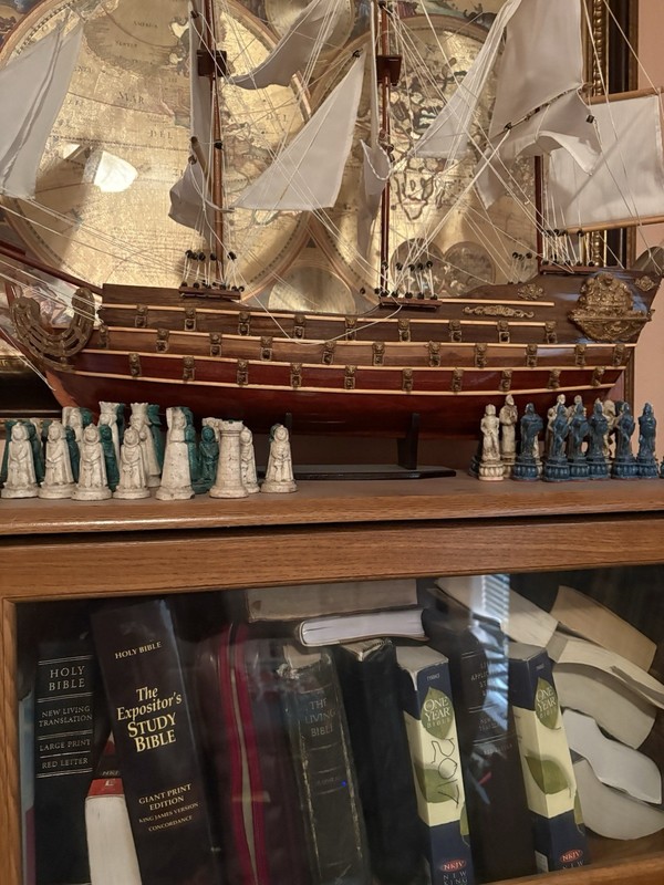 Chess Set Pieces - Green & White