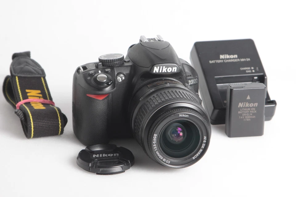 Nikon D3100 Gehäuse Body DSLR + AF-S DX Nikkor 3,5-5,6/18-55 G ED II Zoom Lens