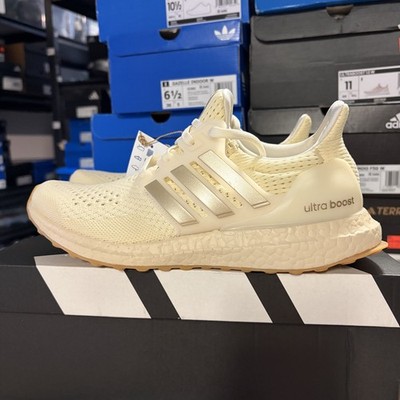 size 7- adidas ultraboost 1.0 women OfWhite/Cyber Metallic/Warm Vanilla - js1256