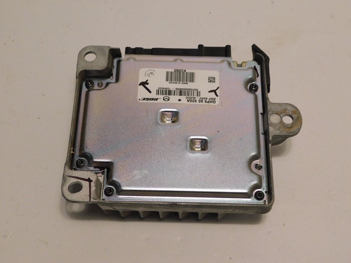 マツダ 純正 BOSE アンプ GHP9 66 920A BOSE AMPLIFIER AMP GHP9 66 920A OEM Factory Replacement Radio