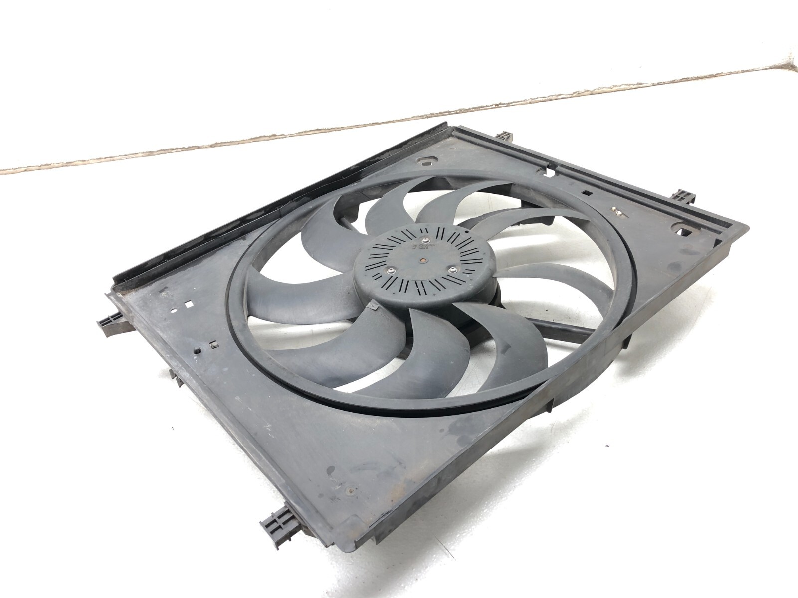 2014-2020 MASERATI QUATTROPORTE AWD 3.0L V6 RADIATOR COOLING FAN W/ MOTOR OEM