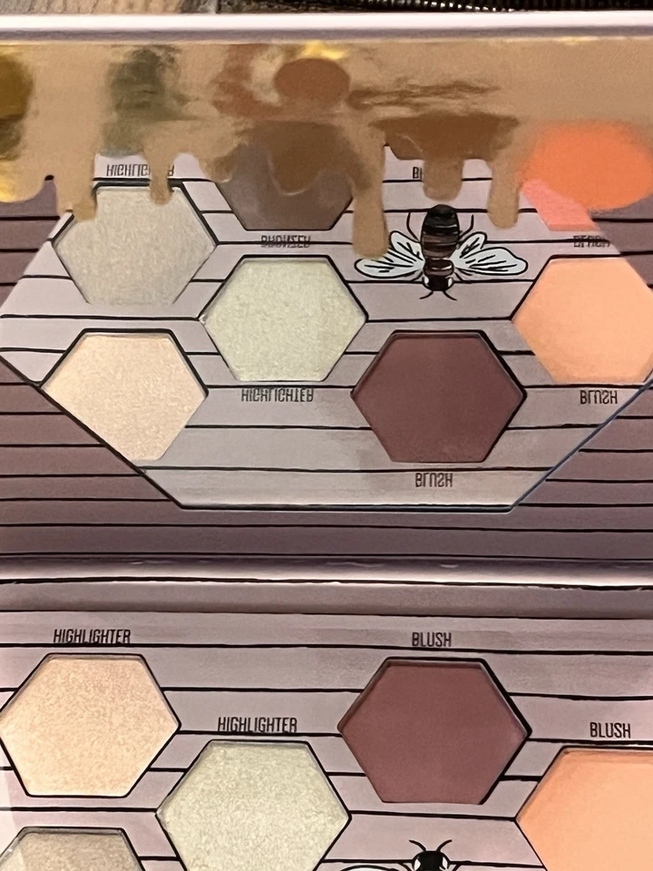 Paleta de tez Disney WINNIE THE POOH - Bronceador/Iluminador/Rubor - 9 tonos Foto 2 de 4