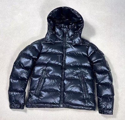 Moncler Maya Daunenjacke, Original, NFC funktionsfähig, Comic innen vorhanden.