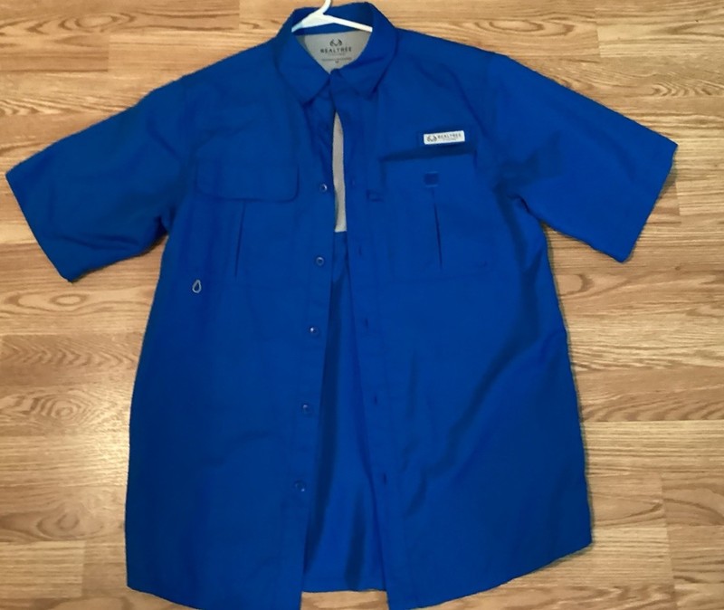 Realtree Fishing Shirt Men’s Blue Small Short Sleeve Exc Cond. See Size Comments