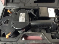 Burndy BCC1000 Cordless Cable Wire Cutter W/Charger No Battery