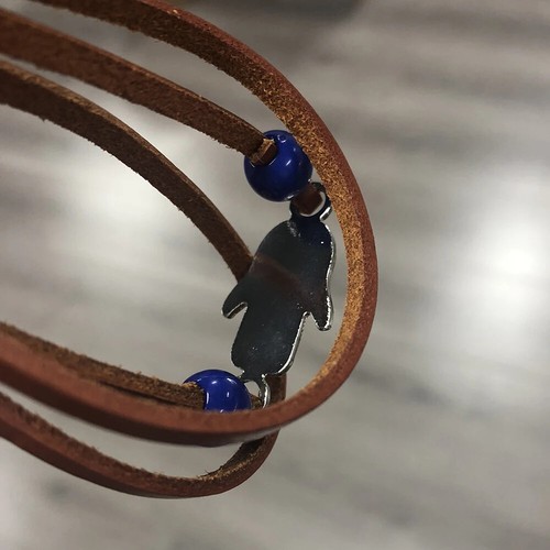 The Last Of Us Part 2 Ellie Dina Costume Props Ellie Cosplay Bracelet Devil - Picture 17 of 24