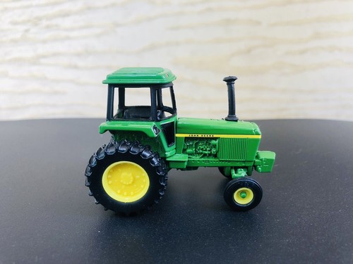John Deere Model Toy Tractor, 1/64 Scale, - Picture 5 of 6