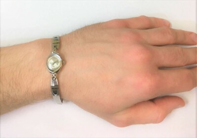 Woman display picture 3