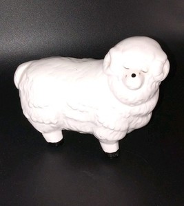 Vintage Ceramic Sheep Figurine White W Black Feet R.O.C. Artistic Gifts Taiwan