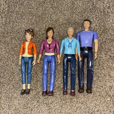 Beverly Hills Sweet Lil Family Dollhouse 4 Figures Lot Dad Mom Grandma Teen Girl