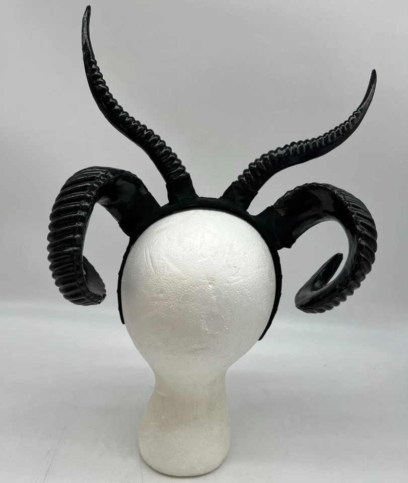 Diadema con cuernos de cuero sintético negro de inspiración maléfica Halloween bruja demonio Foto 3 de 4