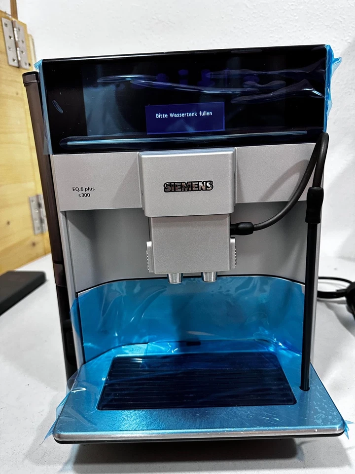 Siemens EQ.6 plus s300 Kaffeevollautomat -silber/schwarz gereinigt - DE-Händler - Bild 3 von 4