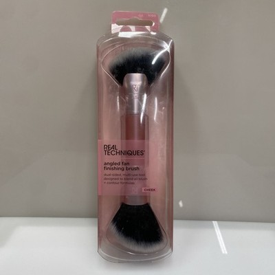 REAL TECHNIQUES ANGLED FAN FINISHING BRUSH CHEEK 1093 Damage Box