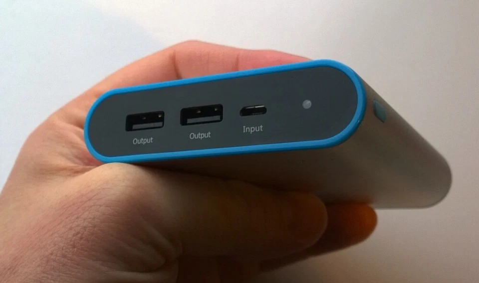 Lumsing Grand A1 Compact 13400mAh Portable Dual-Port Power Bank [G1] - Image 3 of 4