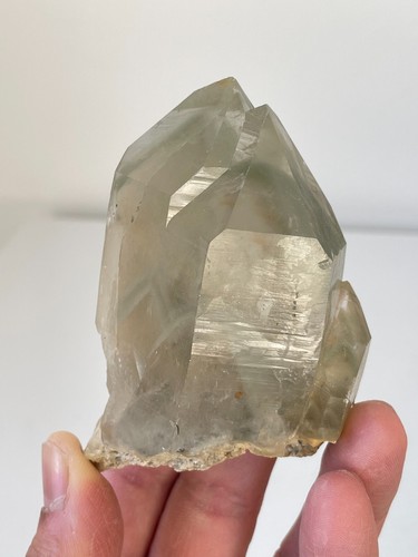 Cristal de cuarzo natural del Himalaya fantasma verde Q282a - Imagen 4 de 6