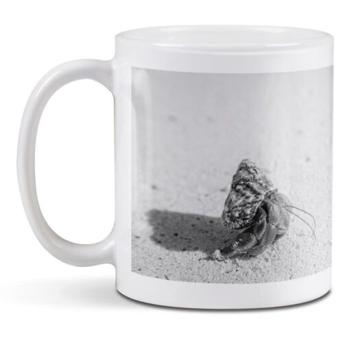 White Ceramic Mug - BW - Hermit Crab Shell Sandy Beach #37031 - Afbeelding 1 van 8