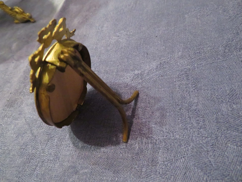 ancien cadre photo ovale en bronze 7.3 cm à poser ou suspendre - Photo 4/4