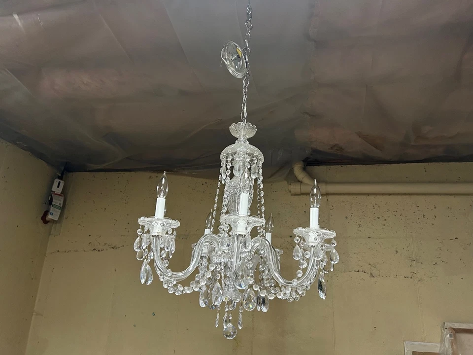 Lámpara de araña de cristal de 8 luces - Estilo Swarovski - Acabado de latón pulido. Clásico Foto 2 de 4