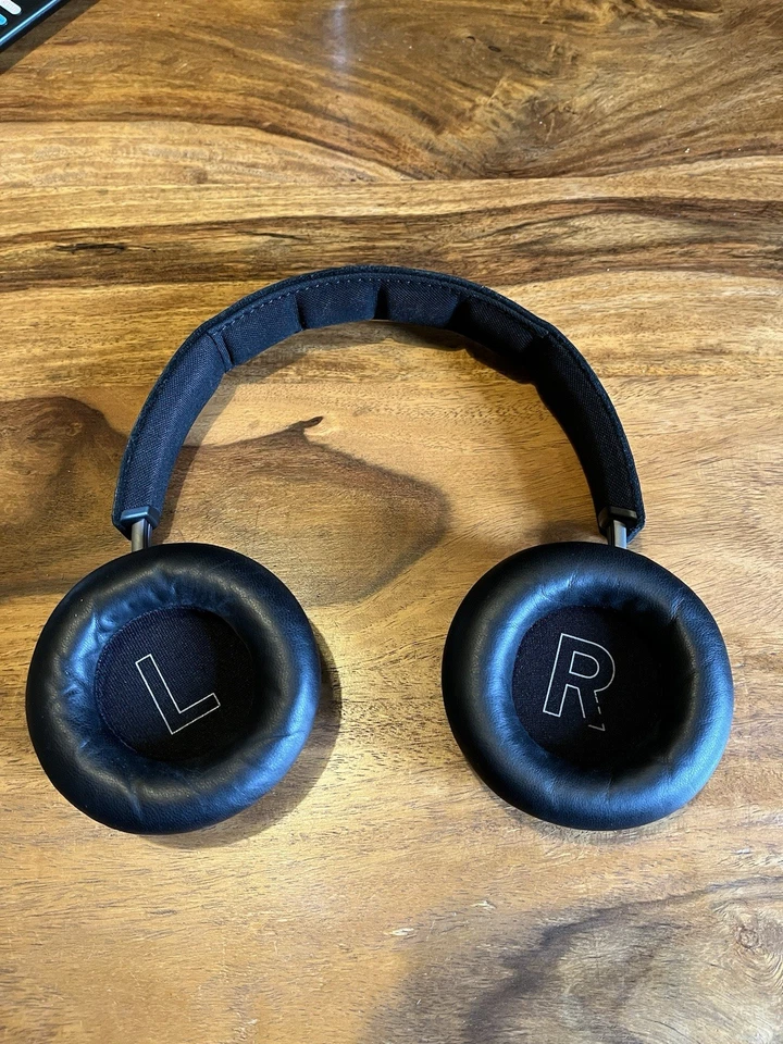 B&O Play by Bang and Olufsen Beoplay H6 Headphones Black Leather Gen 2 - Image 2 of 4