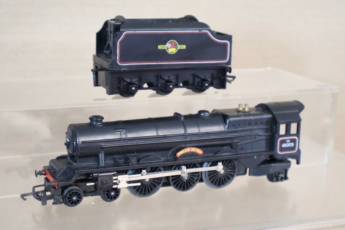 TRIANG R50 BR 4-6-2 PRINCESS CLASS LOCOMOTIVE 46205