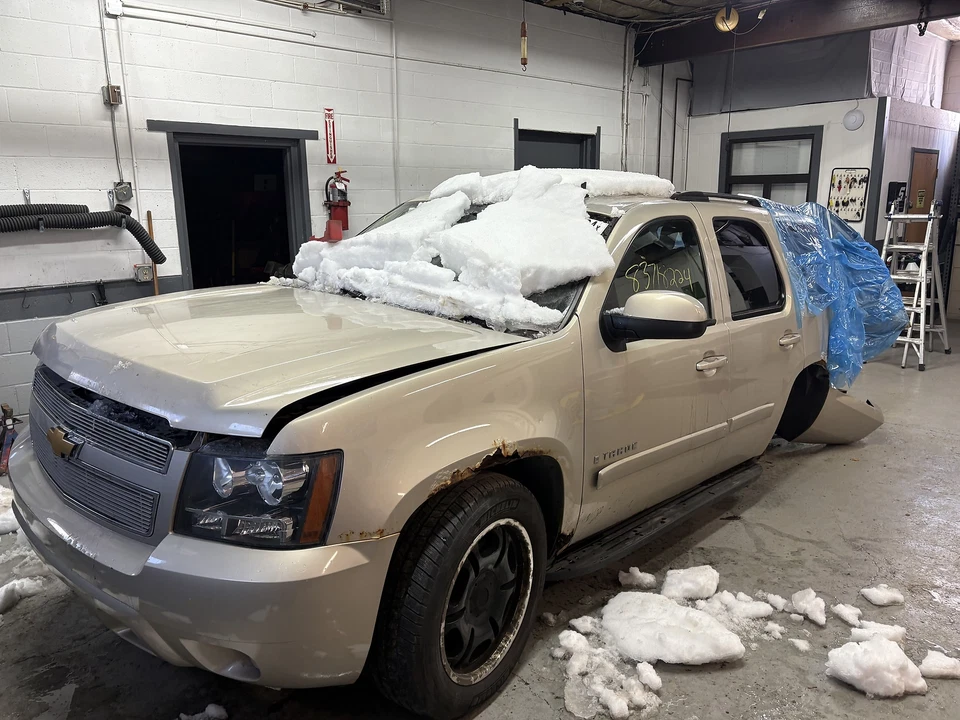 Used Rear Left Exterior Door Handle fits: 2007 Chevrolet Tahoe door Rear Crew Ca Foto 2 de 4