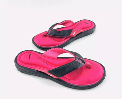 womens pink nike flip flops