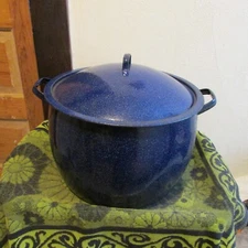 Vintage Graniteware Large Size Canning Pot W/ Rack. Blue, White Speckles.