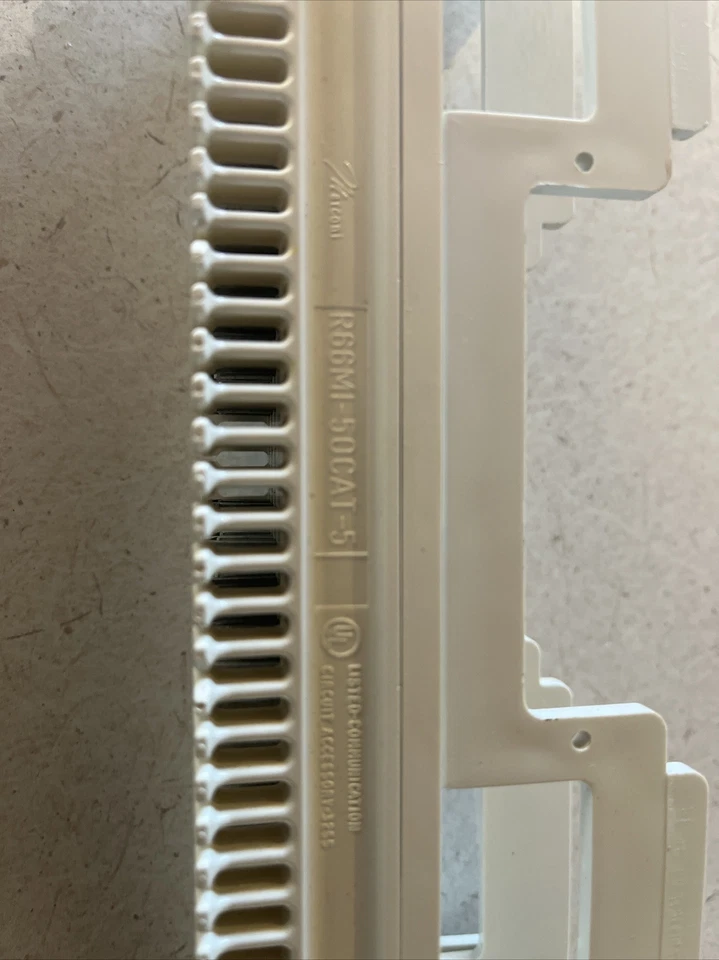R66MI-50 CAT 5 Punch Down 50 Pair Wiring Block w/ wall mount bracket New - Image 3 of 3