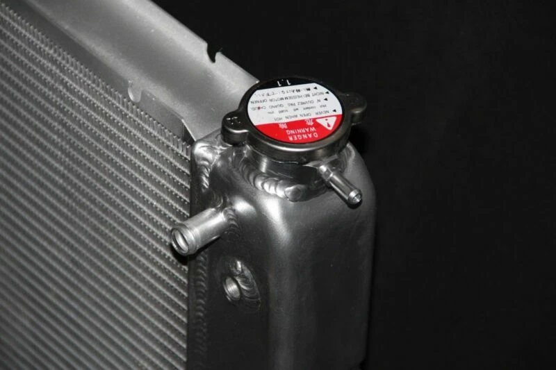 Radiador de aluminio pulido KKS apto para 85-86 Chevy GMC C/K C10 C20 1500 2500 4.3 V6 Foto 4 de 4