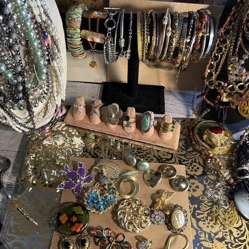 VTG Jewelry Trifari  Cloisonné Coro Monet D&E Saracov Juliana Lucite Brooches