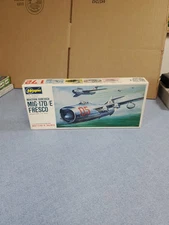 HASEGAWA MIKOYAN/GUREVICH MIG-17D/E FRESCO 1/72 JS-083 OPEN BOX SEALED PARTS