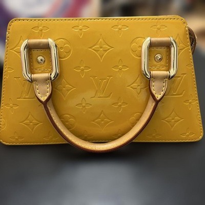 Louis Vuitton gelbe Mini Handtasche seltene Innenbekleidung authentisch