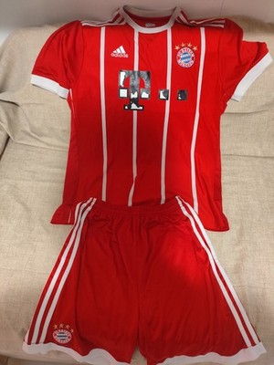 Bayern Munich jersey (ruined) + shorts