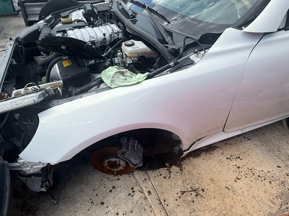 Guardabarros delantero izquierdo Lexus SC430 2002-2010 BLANCO OEM Foto 3 de 4