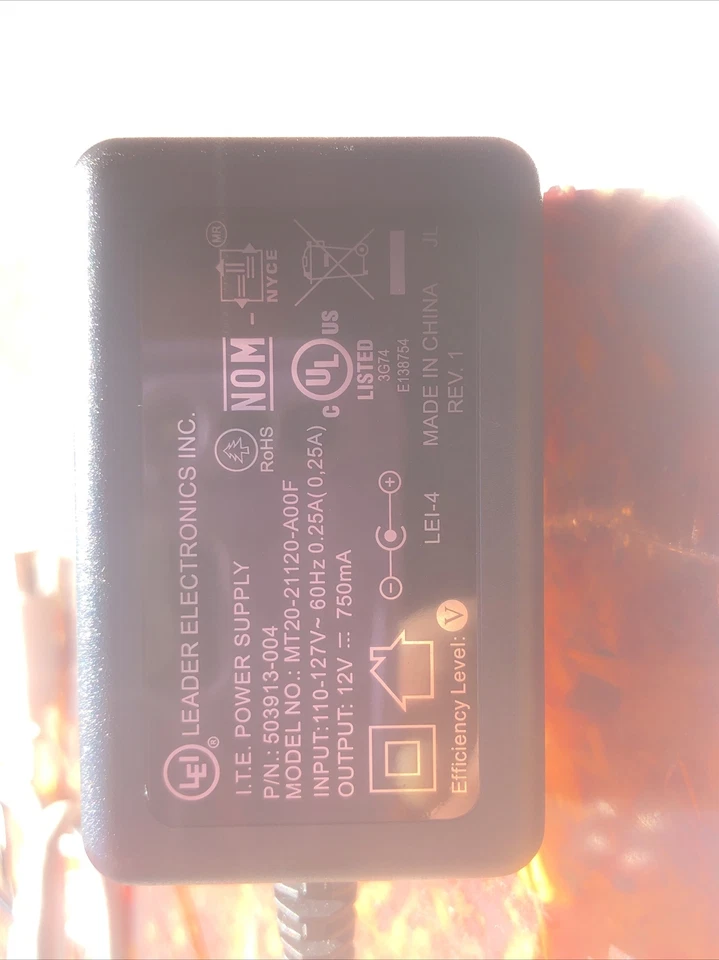 Motorola SURFboard SB5101U Cable Modem With ac/dc adapter and Ethernet Cable - Image 3 of 3