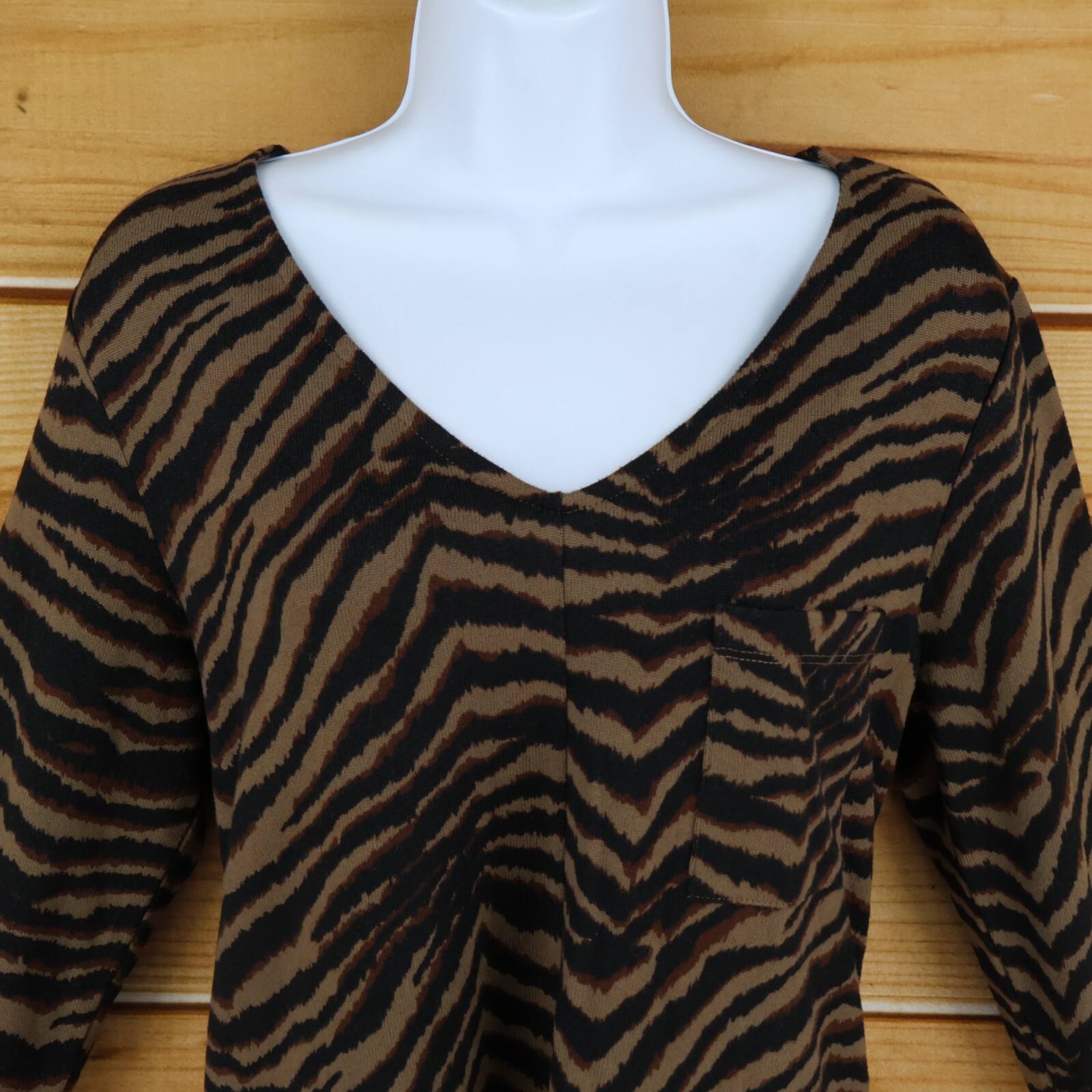 Sanctuary Long Sleeve Knit Top Womens M Brown Animal Print Stretch V-Neck Soft