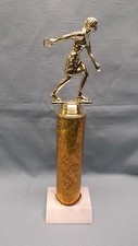 HORSESHOE Award female trophy gold on marble