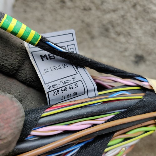 NEW Mercedes W210 E Class Radio Stereo Cable Harness Wiring Loom 2105404935 - Picture 4 of 4