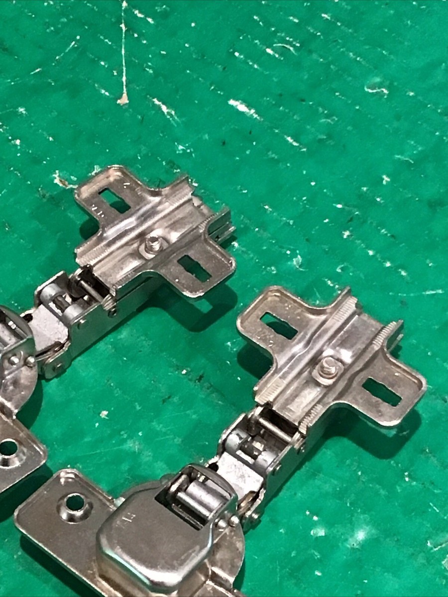 Lot of 2 Salice 1A4 Cabinet Door Hinge w/ Mounting VR H2 Base