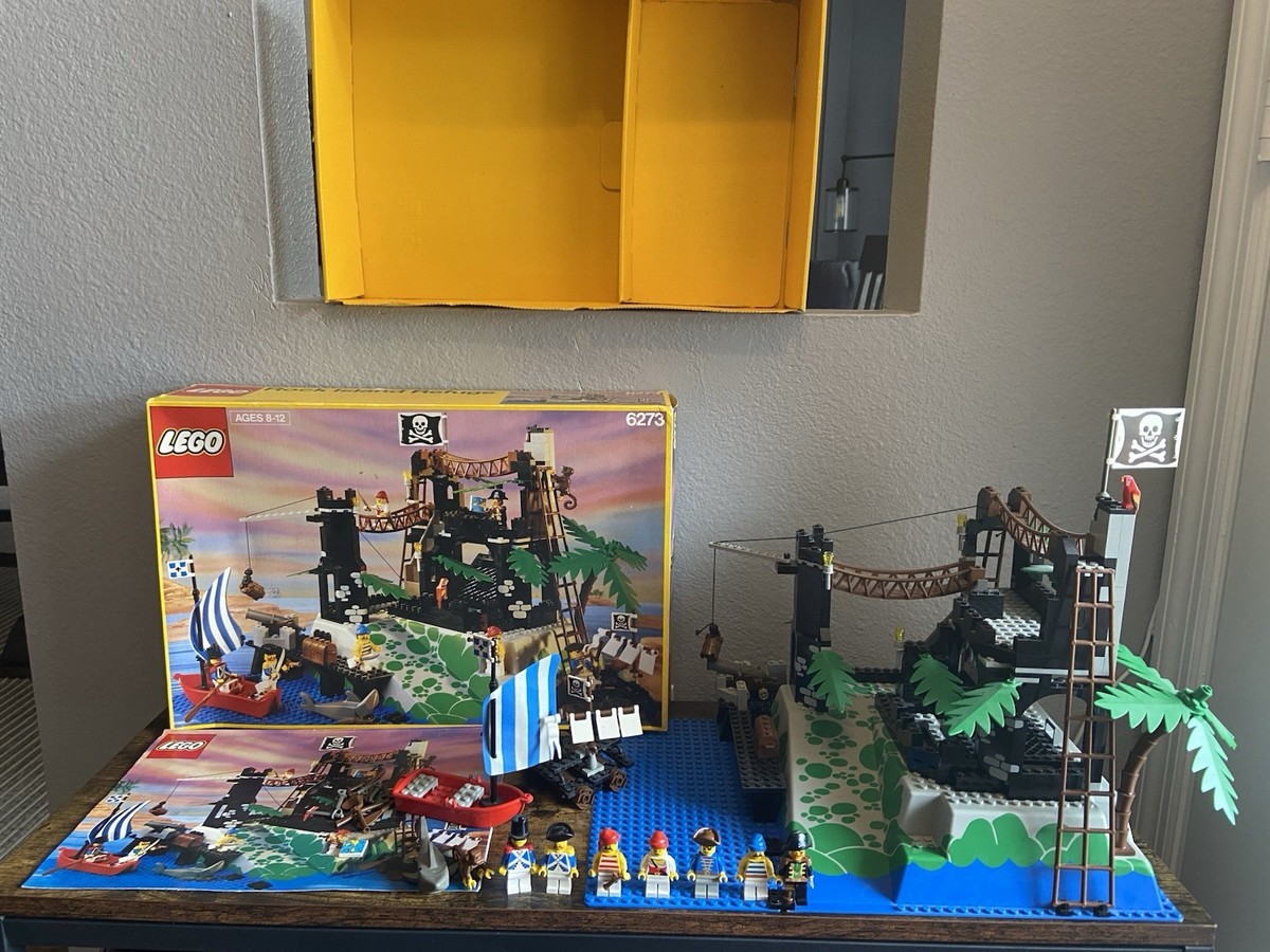 LEGO Pirates Rock Island Refuge 6273 100% Complete w/manual & Box