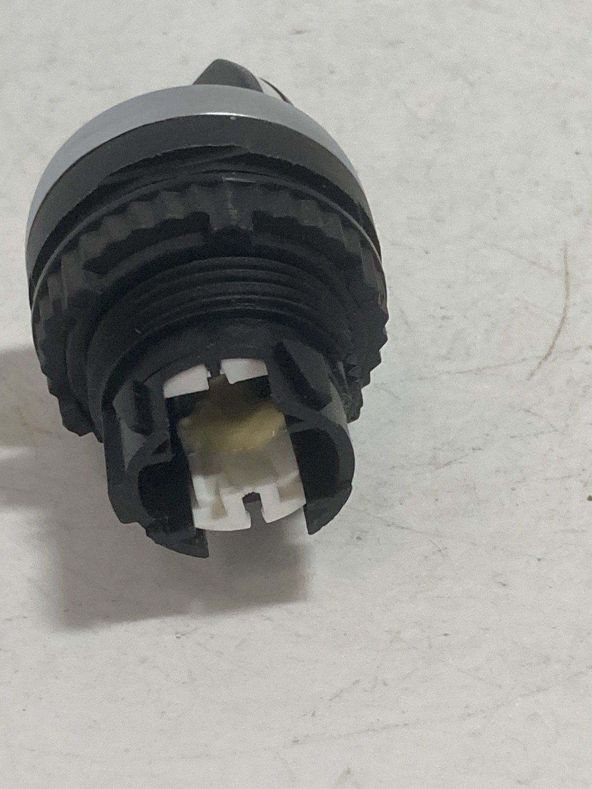 BACO L21MA03 SELECTOR SWITCH OPERATOR 3 POSITION MAINTAINED 22MM NNB